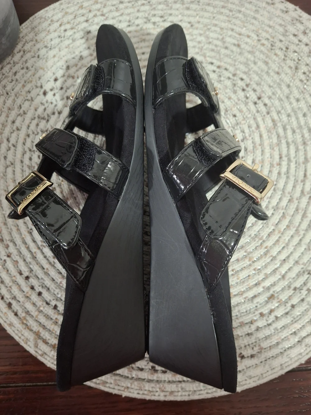 Vionic Radia Women's Black Wedge Slide Sandals Size 8.